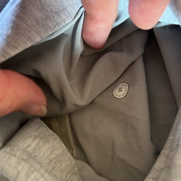 Men’s lululemon sweatshirt size medium - Picture 3 of 4